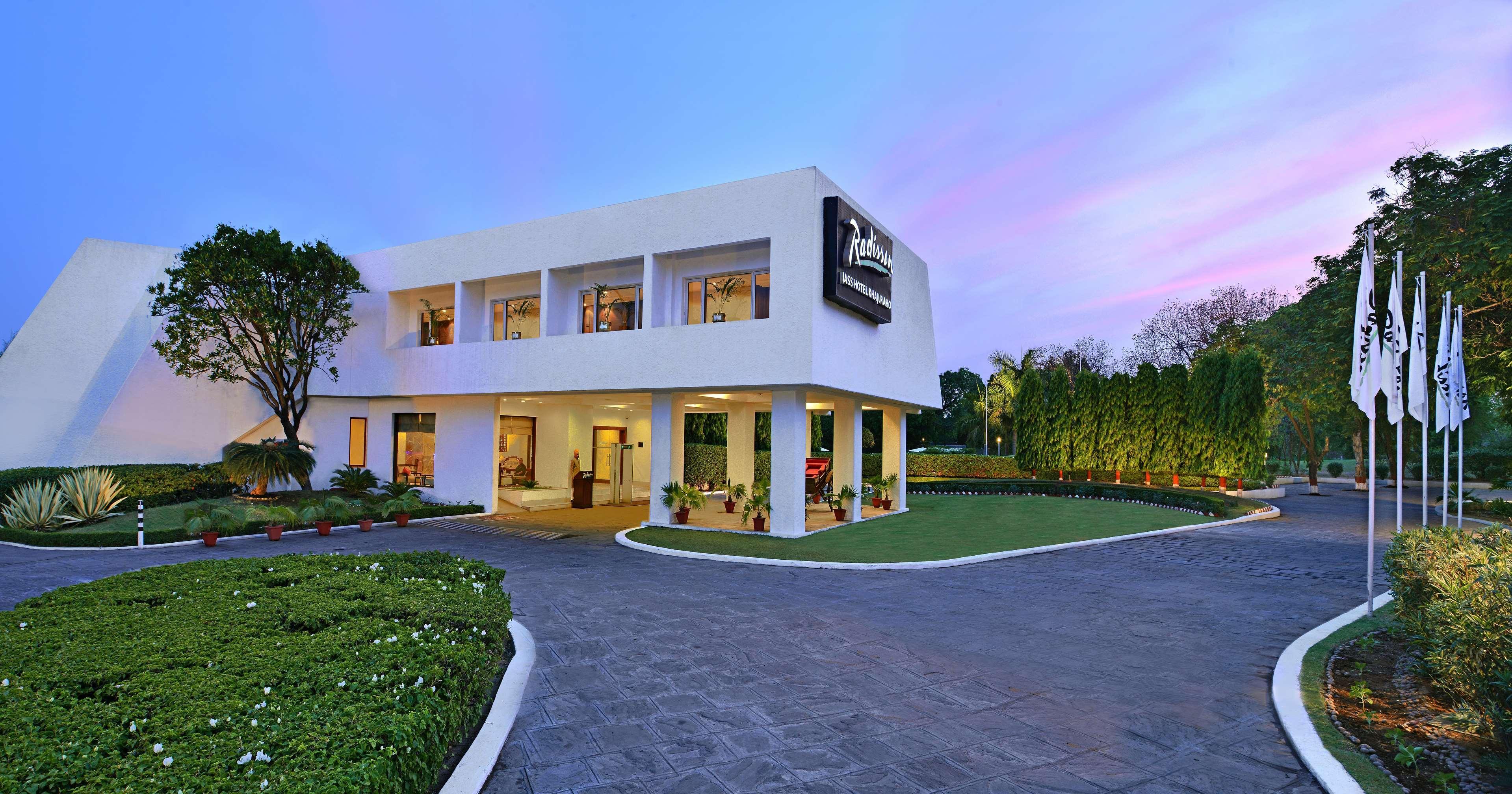 Radisson Jass Hotel, Khajurāho المطعم الصورة